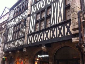 Grand F2 duplex très calme centre ville