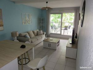 T3 meublé rénové secteur Arènes avec parking