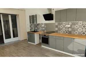 Loue T4 duplex de 131m2 plein centre Revel avec terrasse