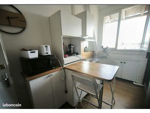 Très Joli STUDIO Meublé  centre ville pour étudiant(e) non fumeur(se). 360   chauffage cha