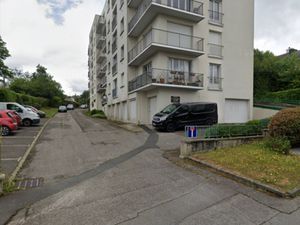 Location Garage box et parking à Quimper (29000) : à louer / 19m² Quimper