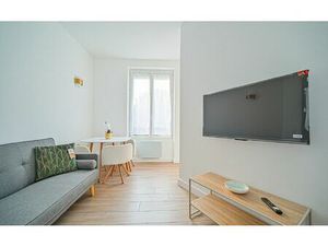 Location appartement  28.61 m² T-2 à Paris 18  1 499 €