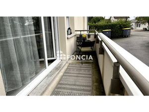 Beau T2 de 41 61 m2 avec terrasse situé à Serre Les Sapins dans une petite copropriété réc