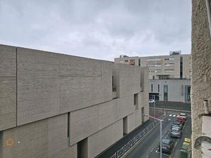 Centre ville proche polygone appartement avec garage et cave