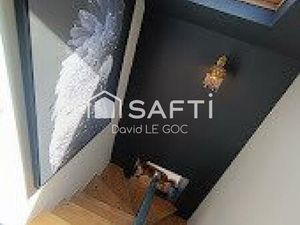 Concarneau Appartement T4 duplex avec terrasse et cour  en plein centre-ville de Concarnea