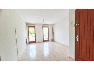 T2 vide au calme proche commerces