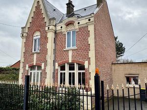 Maison de ville individuelle et de caractère