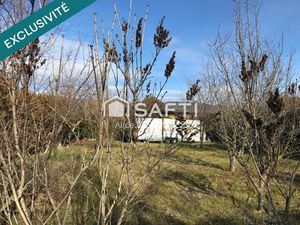 Terrain de 498m² viabilisé  avec sa caravane de 20m² environ  raccordée à l'électricité  l