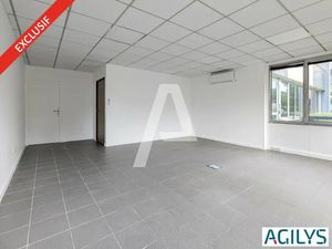 A VENDRE : Petites surfaces de bureaux au RDCProche Gare RER & TGV