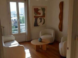 Appartement 32 m² / 2 pièces / Traversant Est Ouest / Métro Raspail
