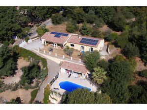 BELLE MAISON AVEC VUE VIGNES ET L'ESTEREL