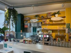 Local commercial d'angle de 110m2 avec Extraction de 400