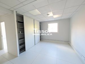 Location Local Professionnel 66m² NIMES 30900