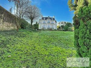 Maison de Maître  coeur de ville Montval-Sur-Loir (72)  6 chambres  terrain 2090 m²