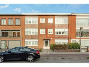 Instapklaar appartement met terras nabij Rivierenhof