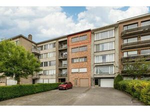 Instapklaar appartement met 2 slpks  terras en autostaanplaats