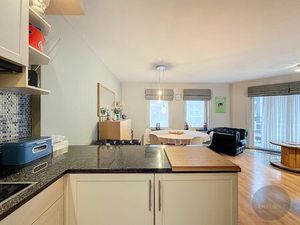 HOEKAPP op CENTRALE LIGGING!