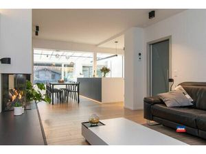 Prachtig gerenoveerde gezinswoning met zonnepanelen