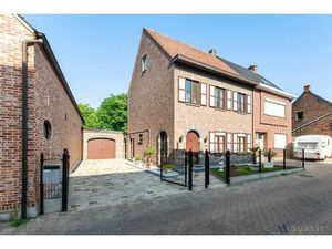 HOB met zwembad nabij Bornem centrum