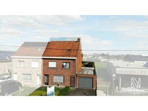 Halfopen woning te koop in Kuurne op 1090 m²!