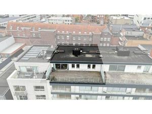 Luxe penthouse (6de verdieping) van 191 m² met 2 terrassen en ondergrondse staanplaats