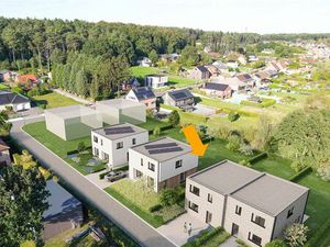 Kwalitatief afgewerkte nieuwbouwwoning met 3 slk.