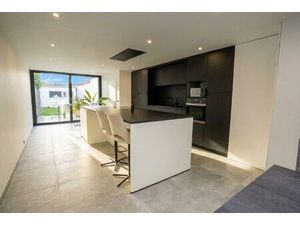 First Sale: vr 16/1 (16.00-20.00) & za 17/1 (9.00 - 17.00)