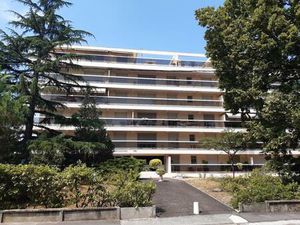 Location Appartement 3 pièces 84m² BORDEAUX 33200