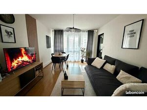 Appartement T3 69 m² lumineux + balcon – Parking  cave