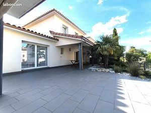 Belle maison 5Y demi- sous-sol