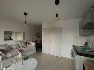 Studio 24 m² avec balcon exposé Sud  à 4 minutes à pied du tramway T6