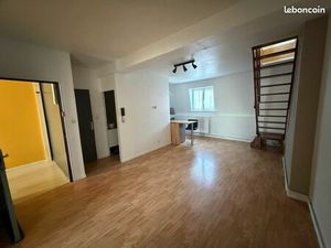 Appartement 70m2  T3  face au métro