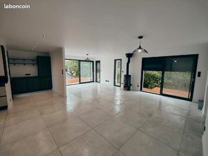 Maison avec piscine dans quartier Bellevue