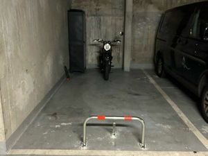 Place de parking sous-terrain sécurisée