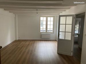 CHATEAU-GONTIER – Centre-ville Appartement T3 – 61 m² avec réserve