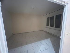 À LOUER – T3 SPACIEUX – 76 m² – MARSEILLE 15e