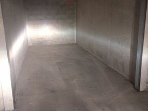 Box fermé de 13m2 en 1er et unique sous sol