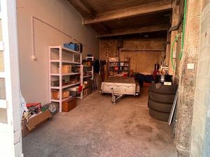 Grand garage double et espace de stockage à louer
