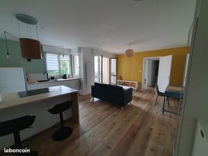 Particulier propose à la location un appartement 2 pièces de 44 m2 avec balcon