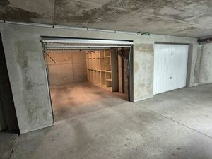 Grand garage de 17 4 m2 à Ostwald (proche : point d'eau)