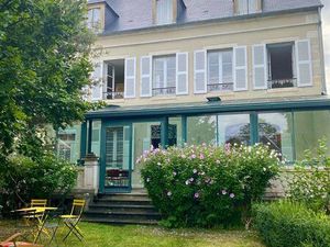 Maison bourgeoise avec jardin