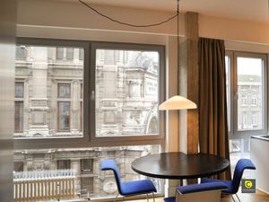 Gemeubelde designstudio op topligging aan het Mechelsplein