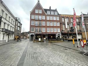 Ruim appartement met zicht op Grote Markt