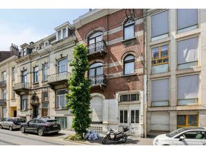 Commercieel gelijkvloers met achterliggend werkplaats