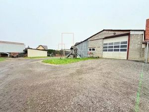 Atelier / Entrepôt d’environ 237 m² sur une parcelle de 13 ares