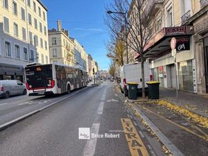 A louer - Local commercial lumineux - Villeurbanne