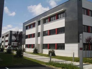BUREAUX À VENDRE OU À LOUER-225 M²-PARC TERTIAIRE D'EXAPOLE