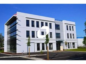 A LOUER  Bureaux + partie activités et porte sectionnelle