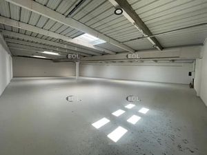 A VENDRE - Local d'activité à 697 m² à Coignères (78)