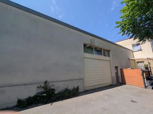 LOCAL D'ACTIVITE 200 M² AVEC BUREAUX - PORTE SECTIONNELLE - BEZONS / A86